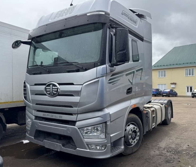 FAW J7 4x2 Седельный тягач - 1