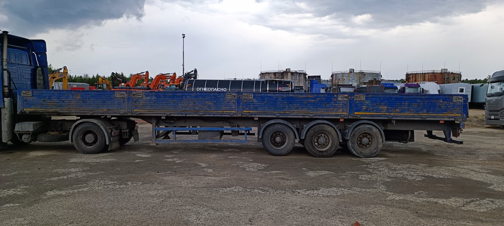 МАЗ 975800 Полуприцеп бортовой - 1