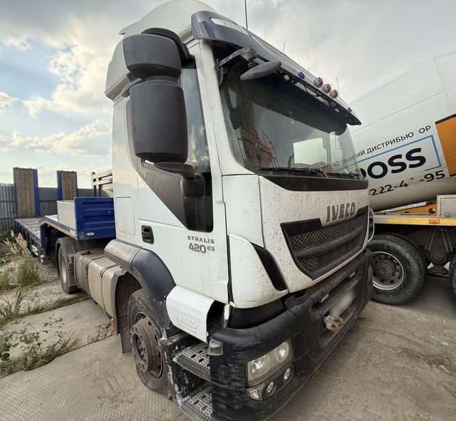 Iveco STRALIS 4x2 седельный тягач - 2