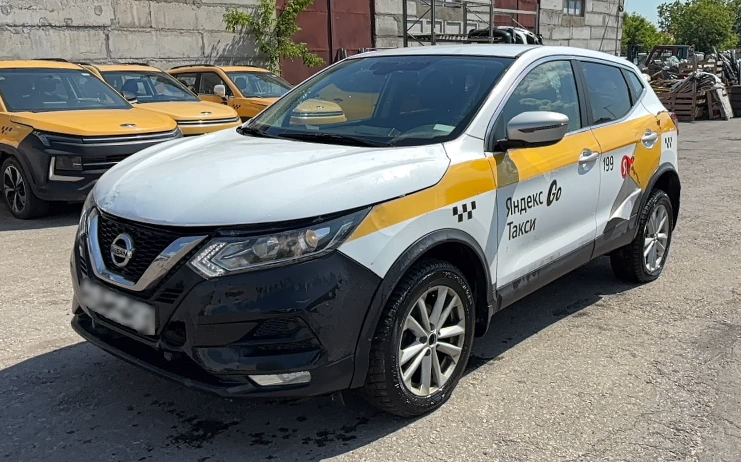 Nissan Qashqai - 1