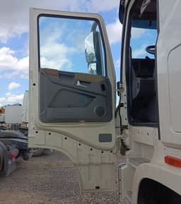 Dongfeng DFH 4x2 Седельный тягач - 8