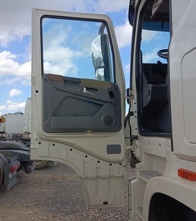Dongfeng DFH 4x2 Седельный тягач - 8