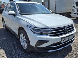 Volkswagen Tiguan - 2