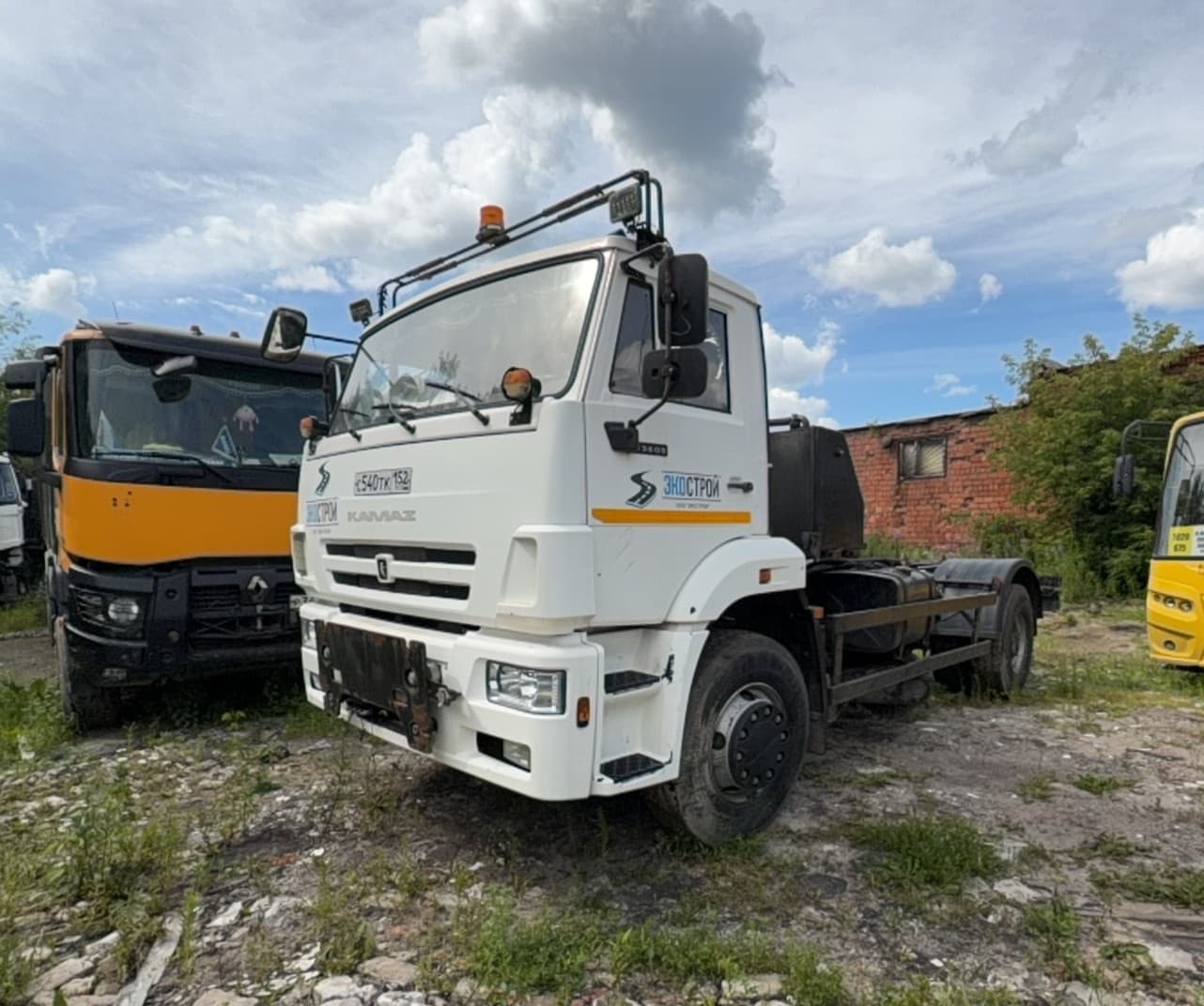 Камаз 53605 4x2 Цистерна коммунальная - 1