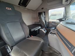 Dongfeng DFH 4x2 Седельный тягач - 9