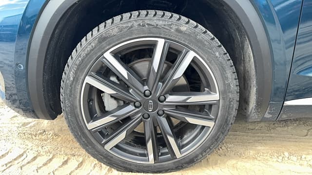 Geely Monjaro - 10