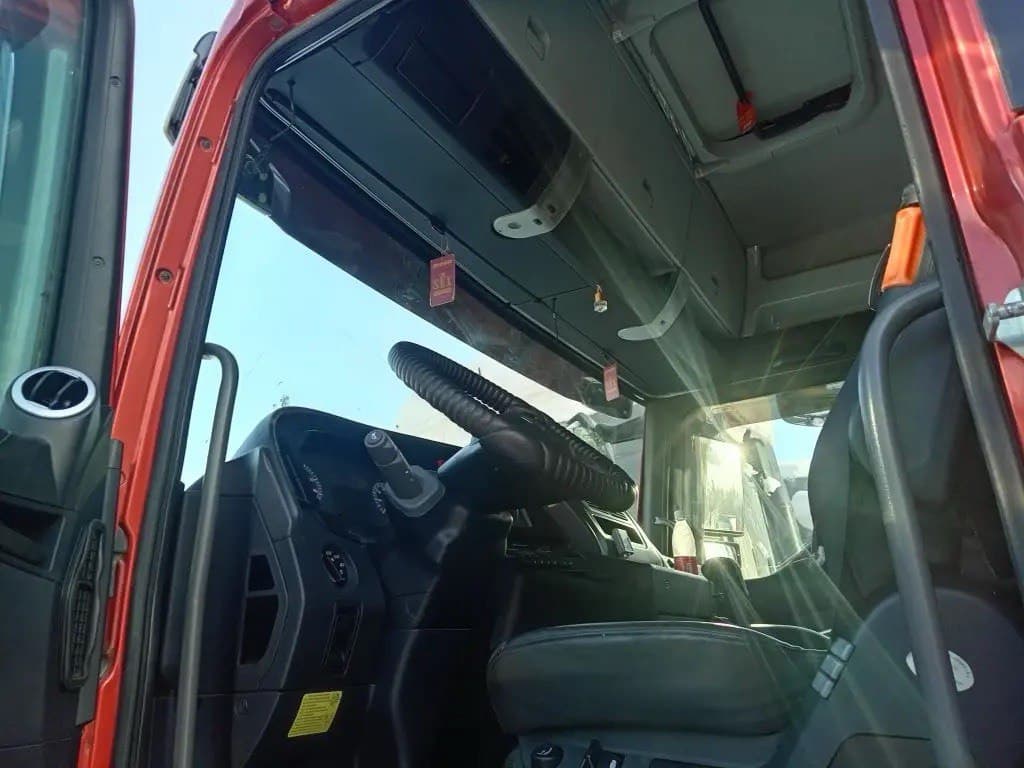 Sitrak C7H 6x4 Седельный тягач - 6