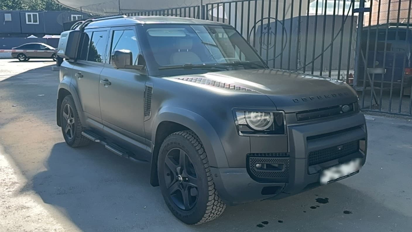 Land Rover Defender 110 - 2