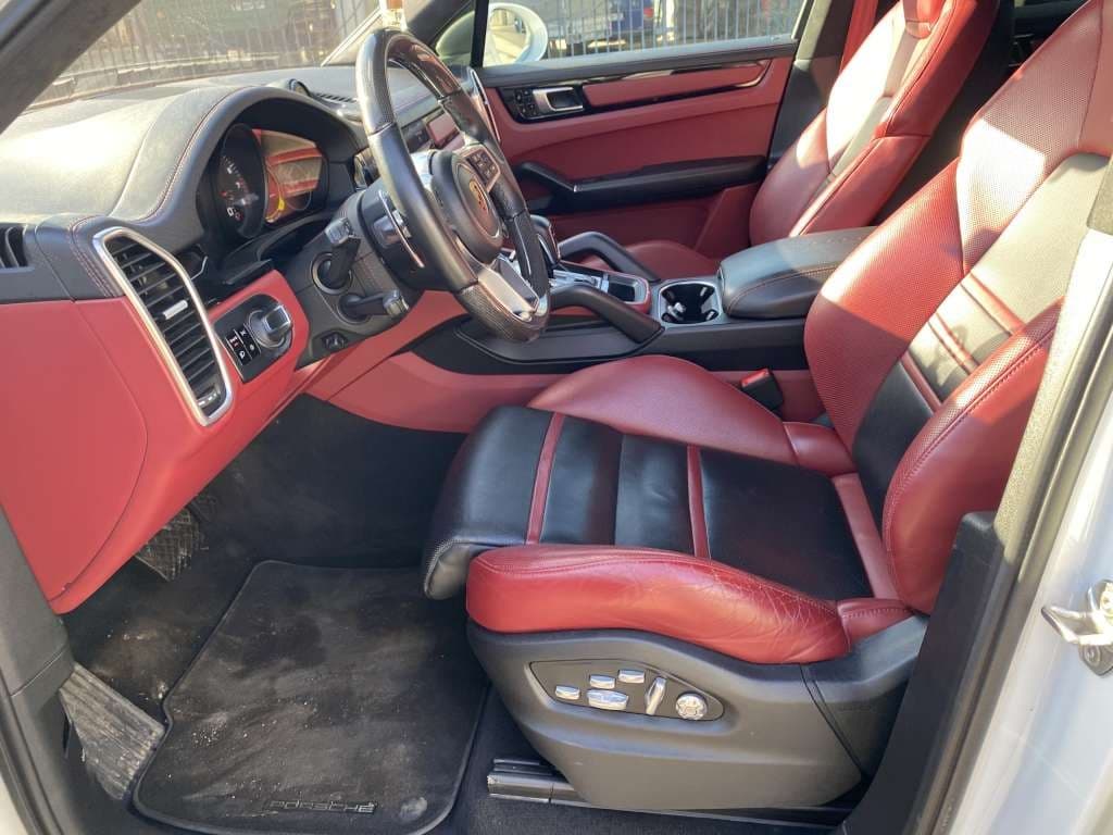 Porsche Cayenne - 6