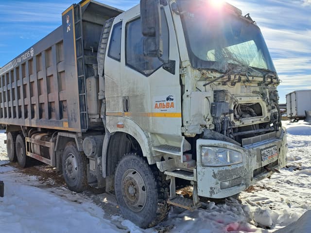 FAW CA 3310 8x4 Самосвал - 2
