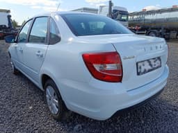 Lada Granta седан - 4