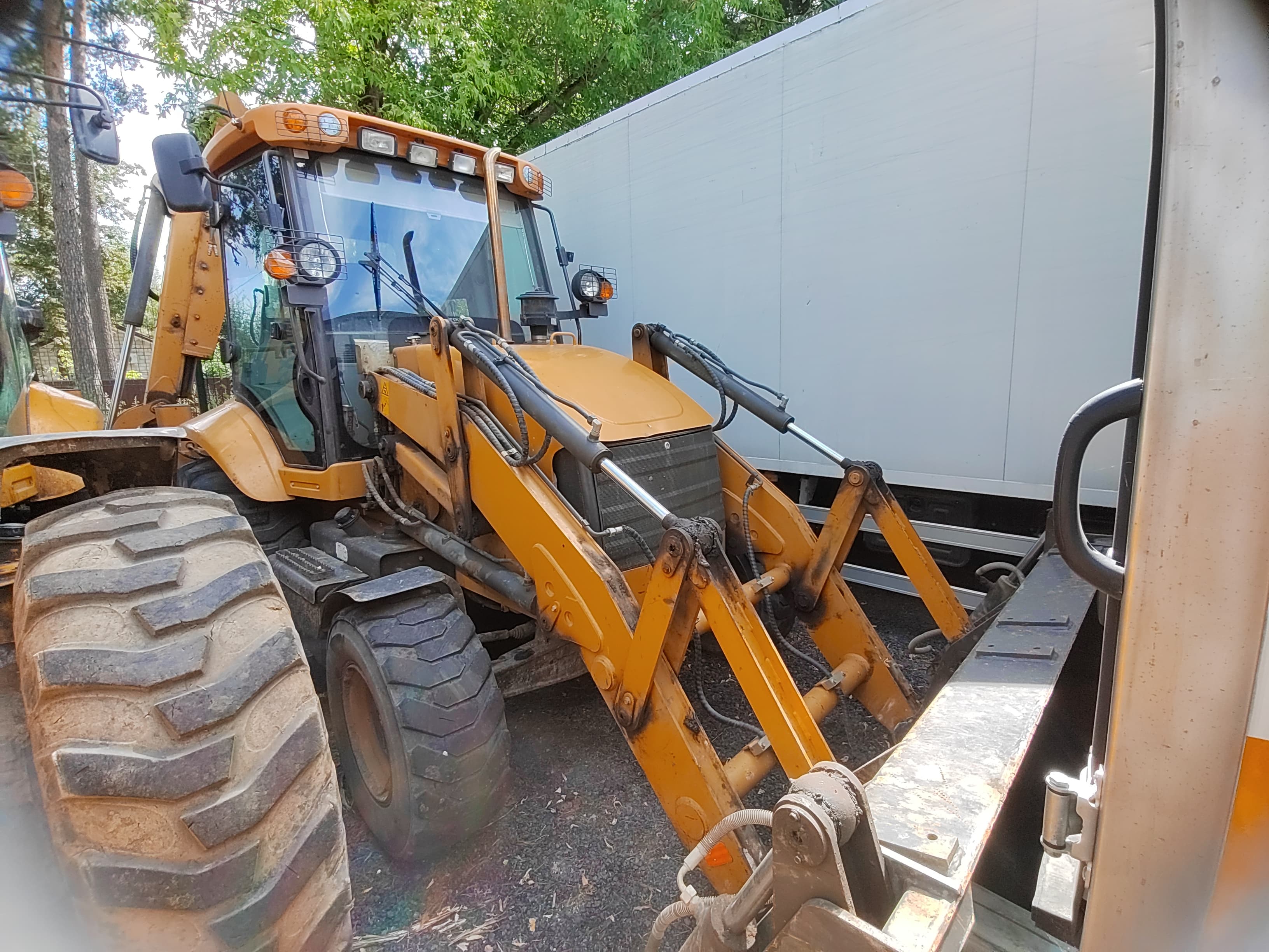 Maxbull MBL388 Экскаватор-погрузчик - 2
