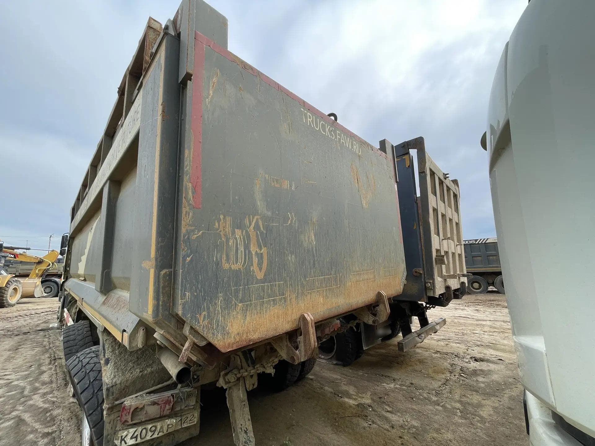 FAW CA 3310 8x4 Самосвал - 4