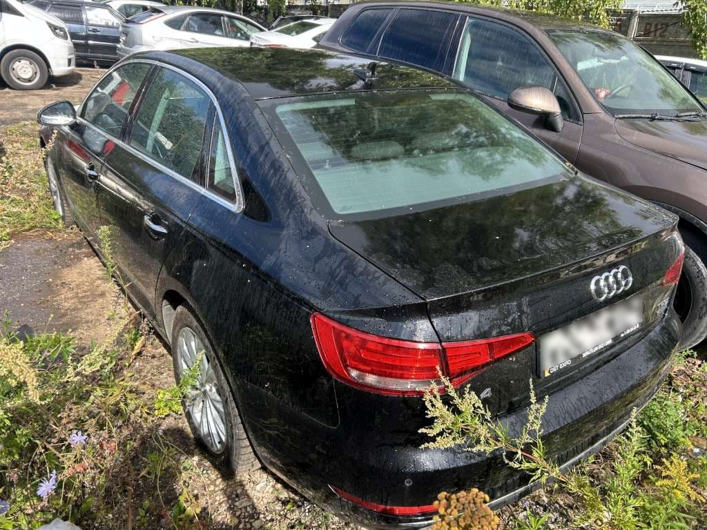 Audi A4 - 4