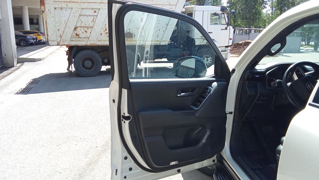 Toyota Land Cruiser 300 - 8