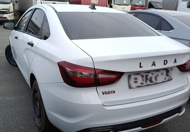 Lada Vesta седан - 4