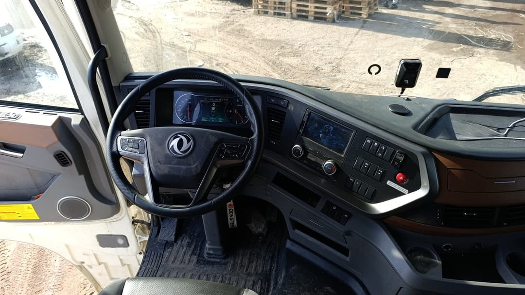 Dongfeng DFH 4x2 Седельный тягач - 5
