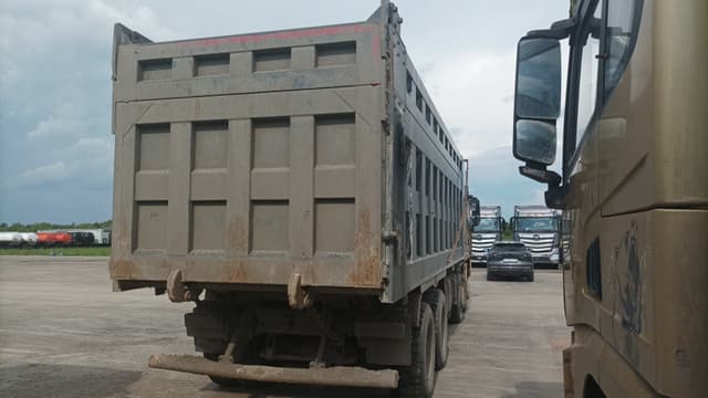 Shacman (Shaanxi) SX* 8x4 Самосвал - 3