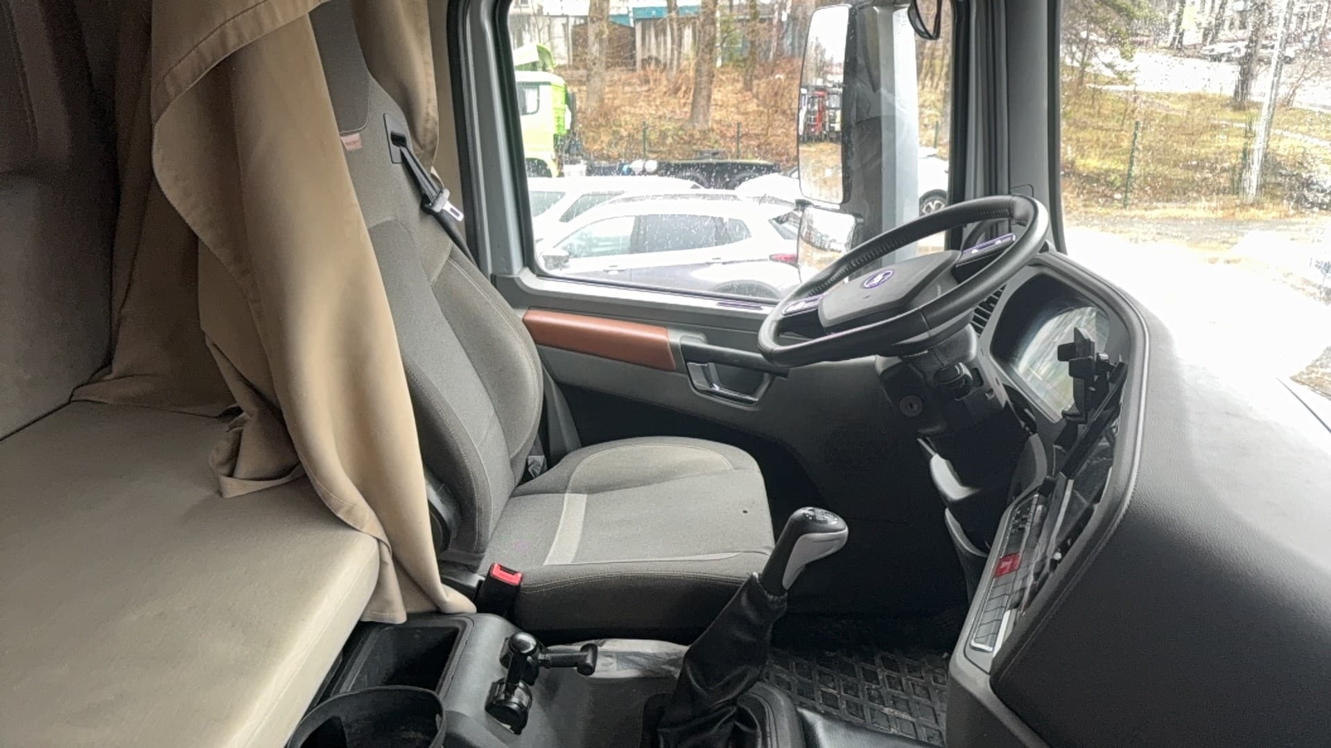 Shacman (Shaanxi) SX* 6x6 Седельный тягач - 6