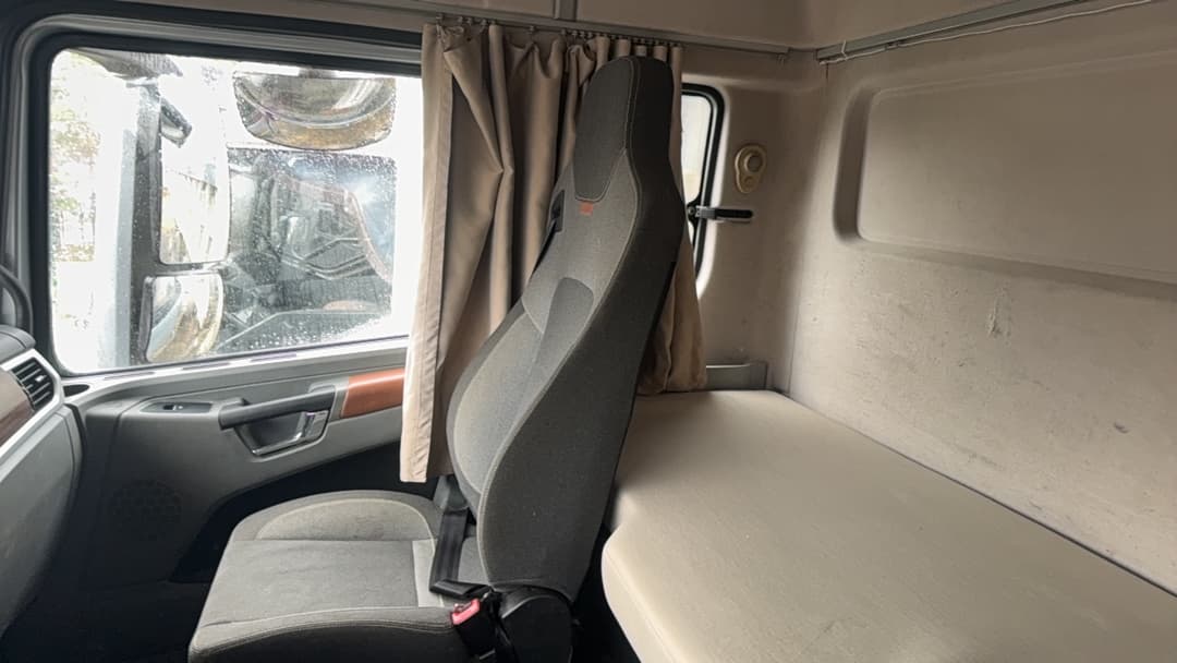 Shacman (Shaanxi) SX* 6x6 Седельный тягач - 9