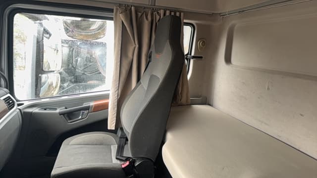Shacman (Shaanxi) SX* 6x6 Седельный тягач - 9