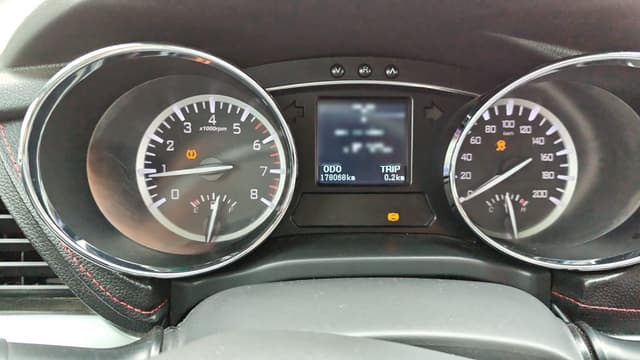 Jac T6 - 6