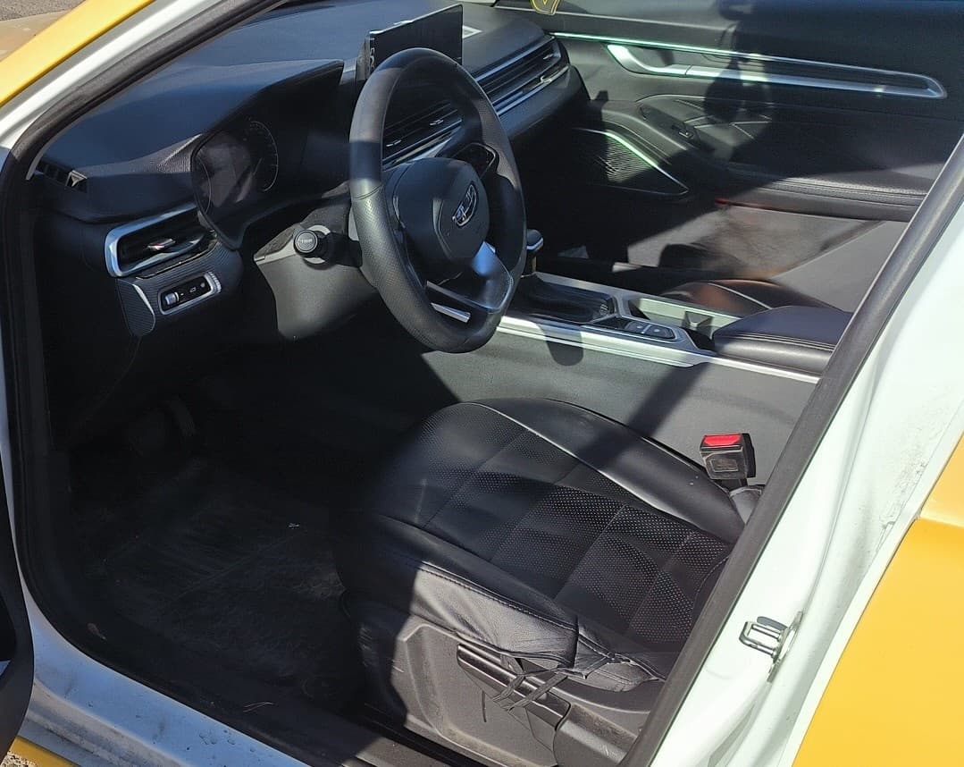 Geely Emgrand 7 - 6