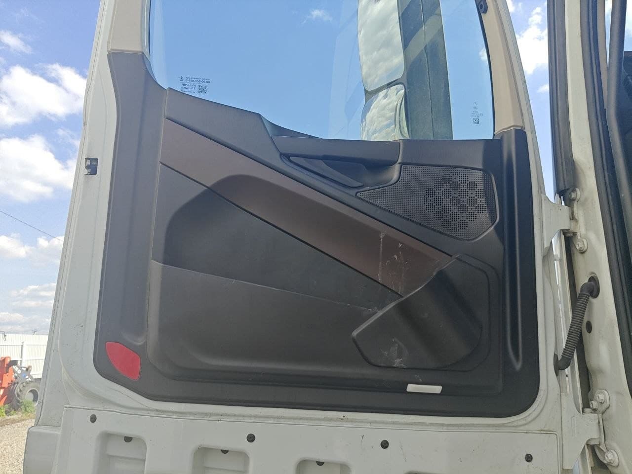 Камаз 54901 4x2 Седельный тягач - 7
