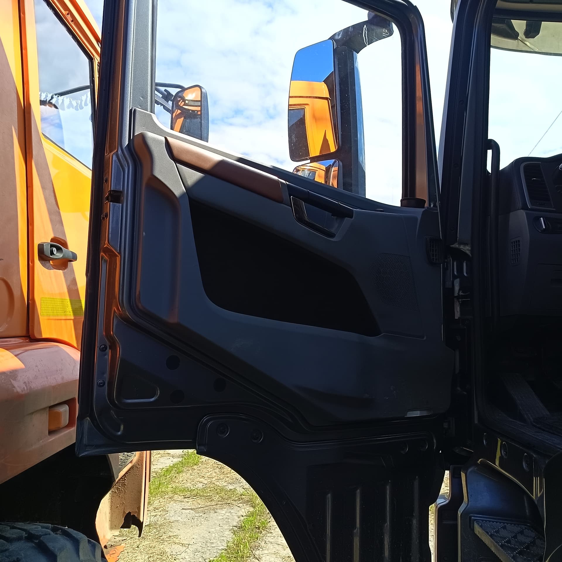 Дизель-С 3258* на шасси Shacman SX3258* 6x4 Сортиментовоз с КМУ - 7