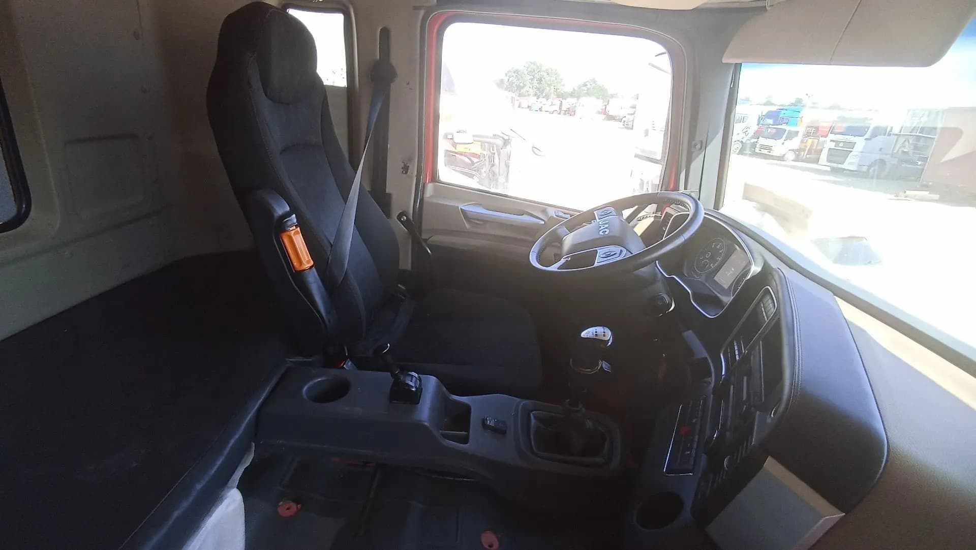 Jac N410 8x4 Самосвал - 5