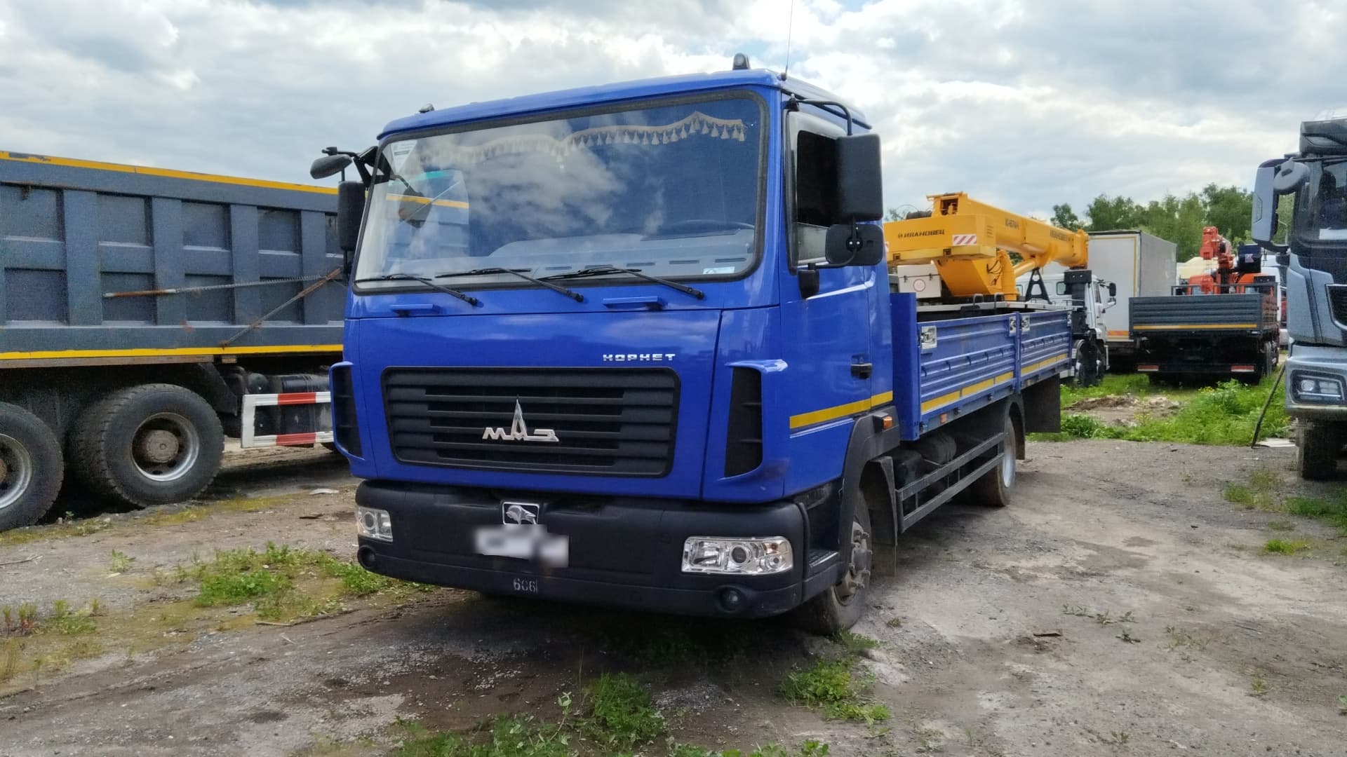 МАЗ 4371* 4x2 Бортовой - 1