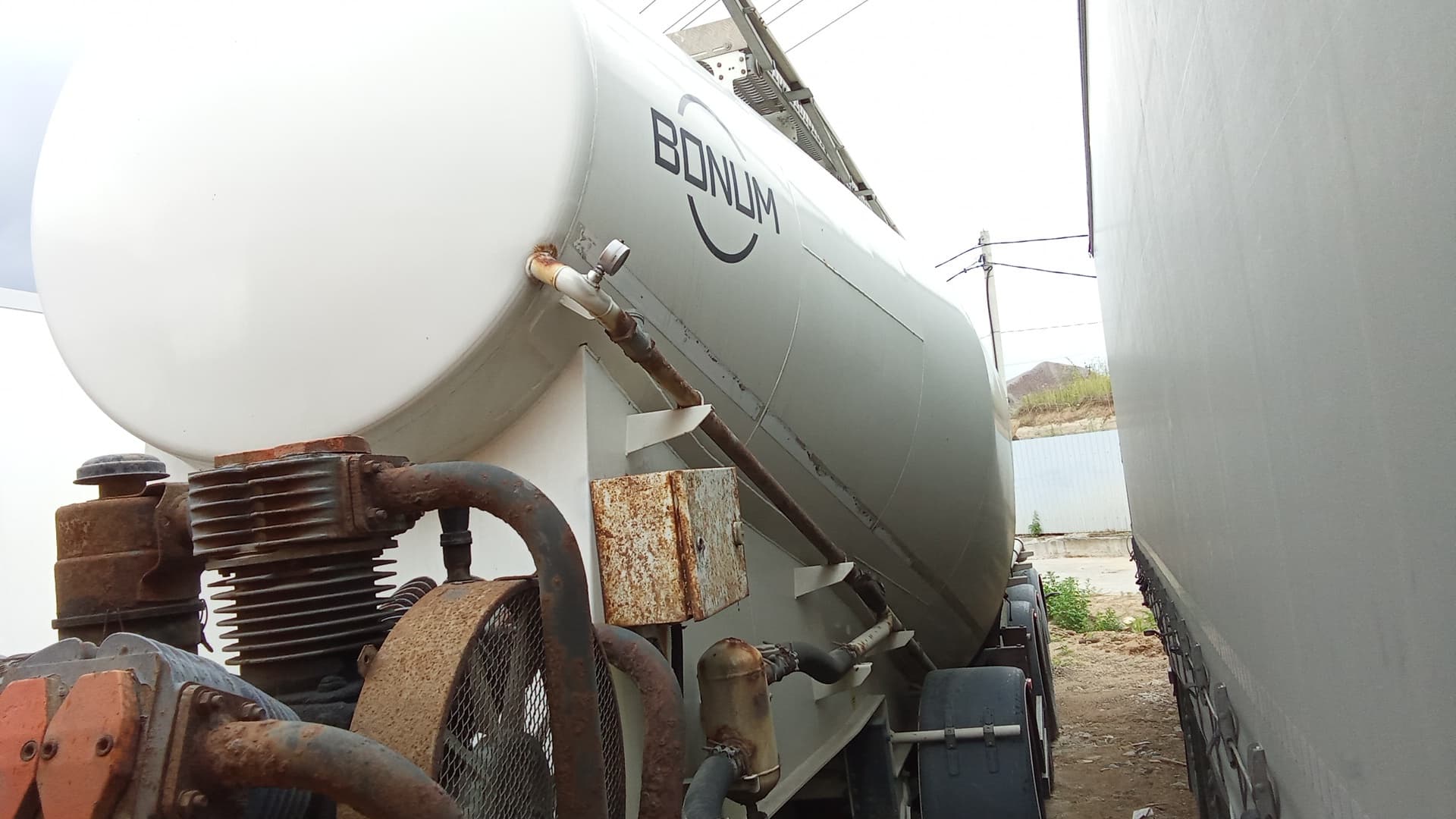 Bonum 9142* Полуприцеп цистерна - 1