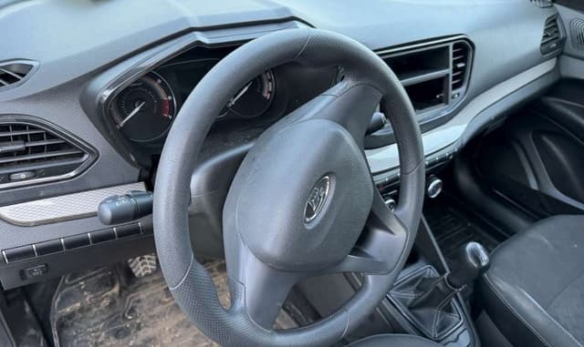 Lada Vesta седан - 4