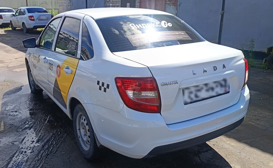 Lada Granta седан - 4