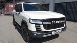 Toyota Land Cruiser 300 - 2