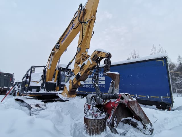 Komatsu PC 220 Экскаватор - 2
