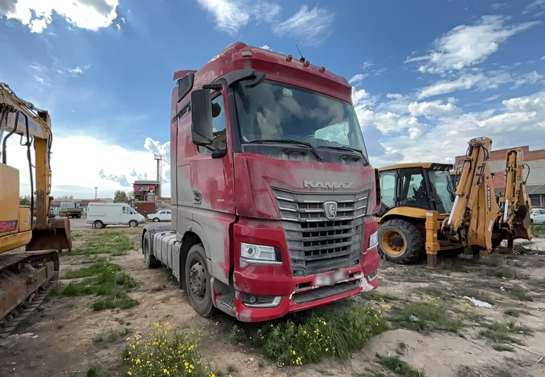 Камаз 54901 4x2 Седельный тягач - 2
