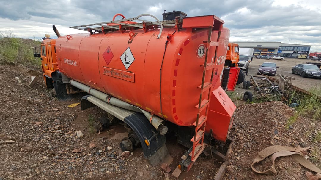 Уралспецтранс 5453* на шасси КамАЗ 6522 6x6 Автоцистерна нефтепромысловая - 4
