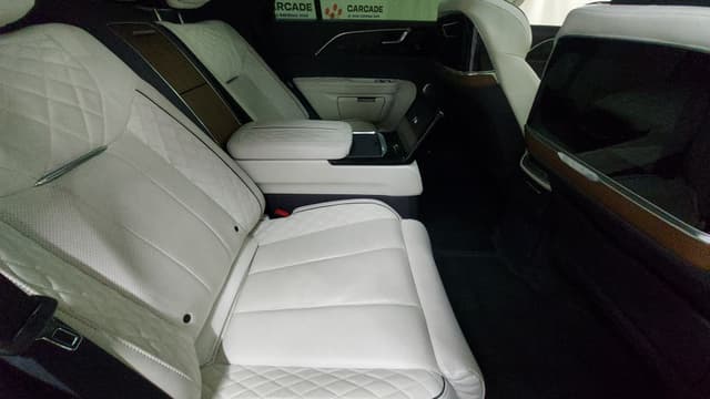 Hongqi E-HS9 - 8
