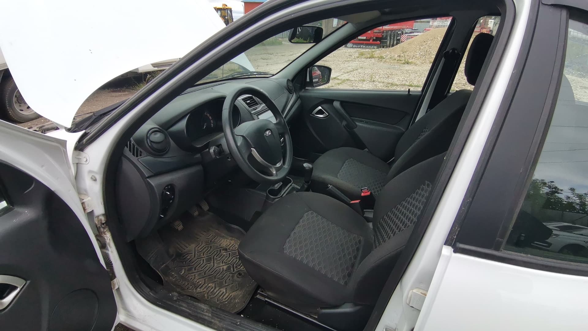Lada Granta седан - 6