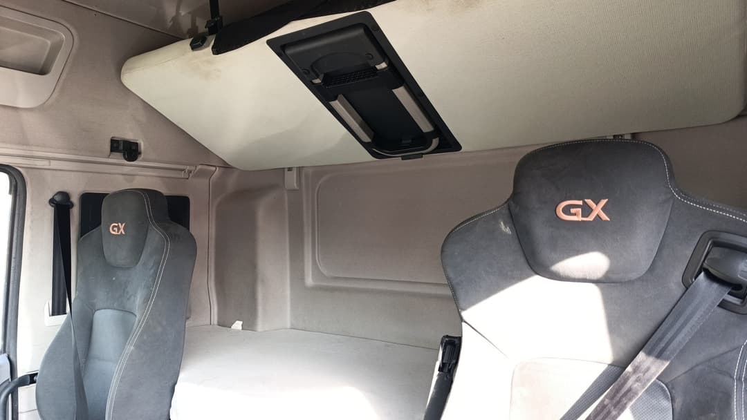Dongfeng DFH 4x2 Седельный тягач - 9