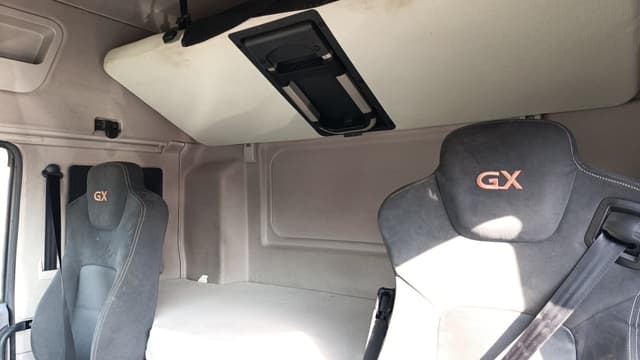 Dongfeng DFH 4x2 Седельный тягач - 9