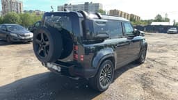 Land Rover Defender 110 - 3