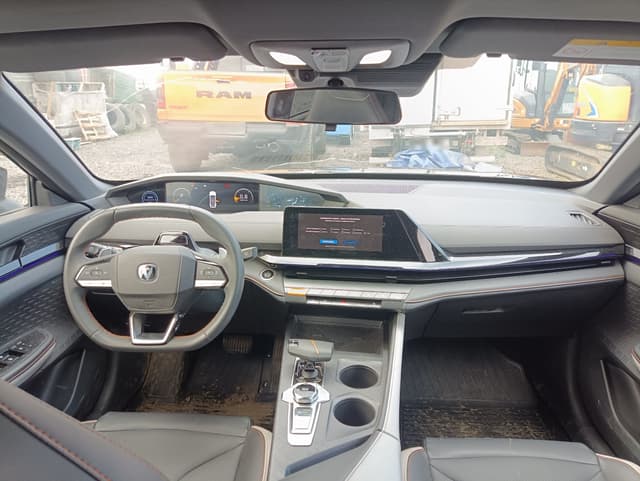 Changan UNI-V - 5