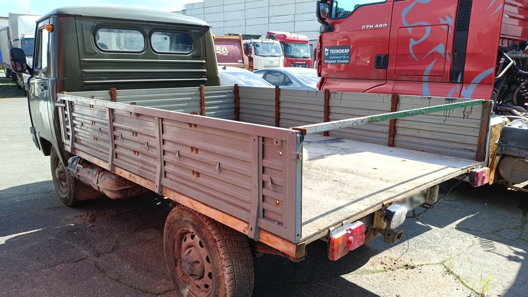 UAZ 3303 Бортовой - 4