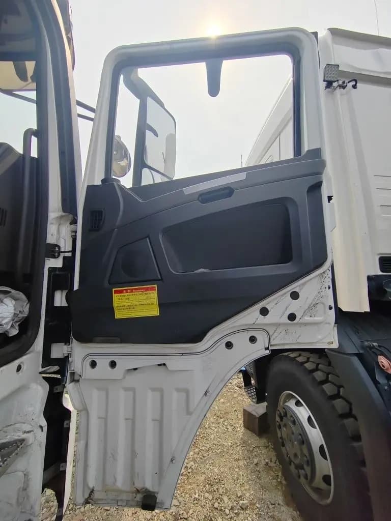 Shacman (Shaanxi) SX* 6x4 Самосвал - 6