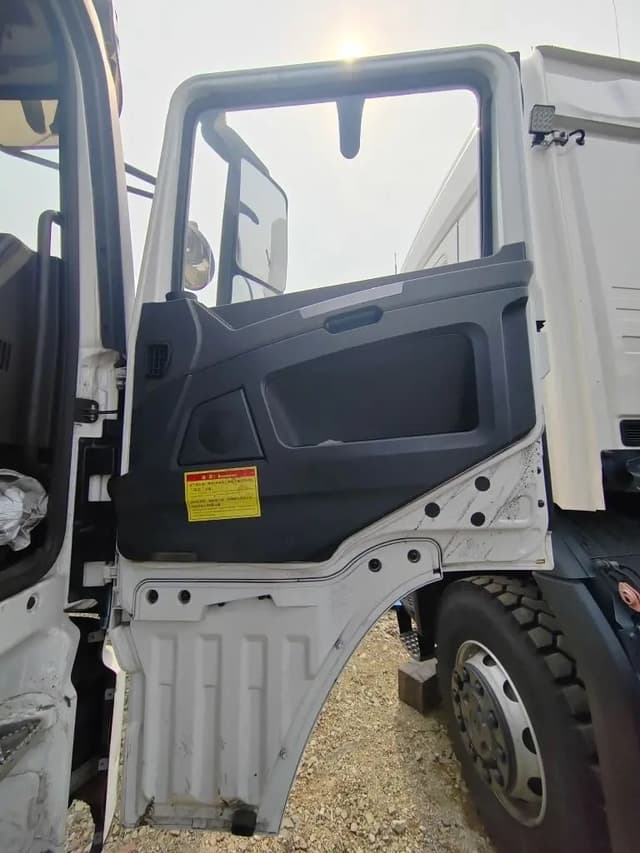 Shacman (Shaanxi) SX* 6x4 Самосвал - 6