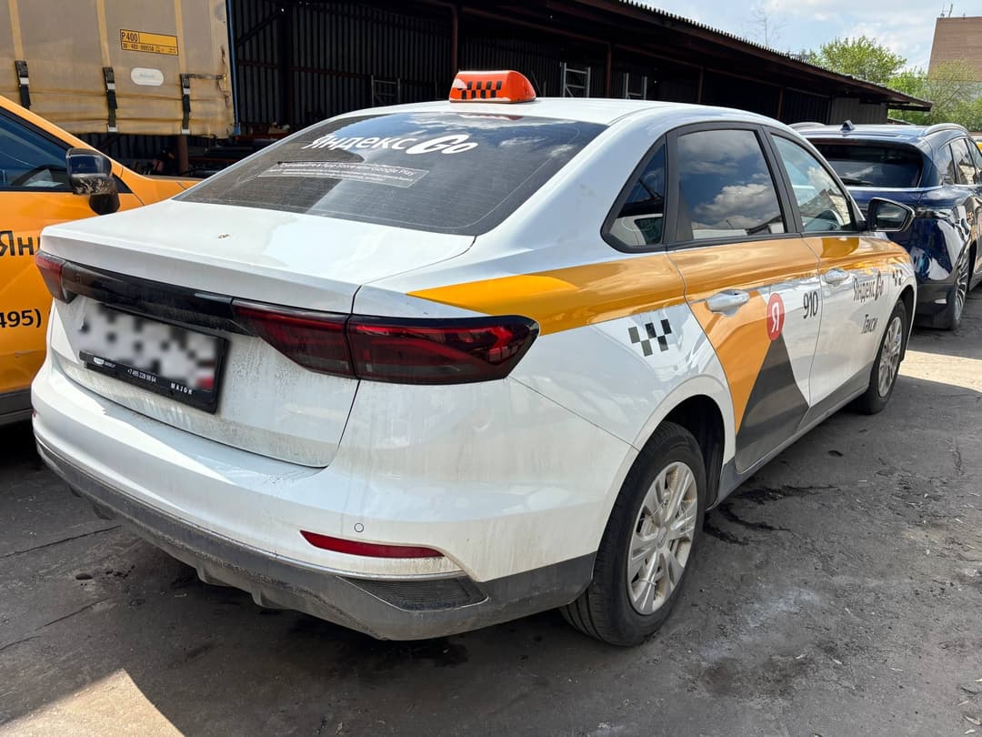 Geely Emgrand 7 - 3