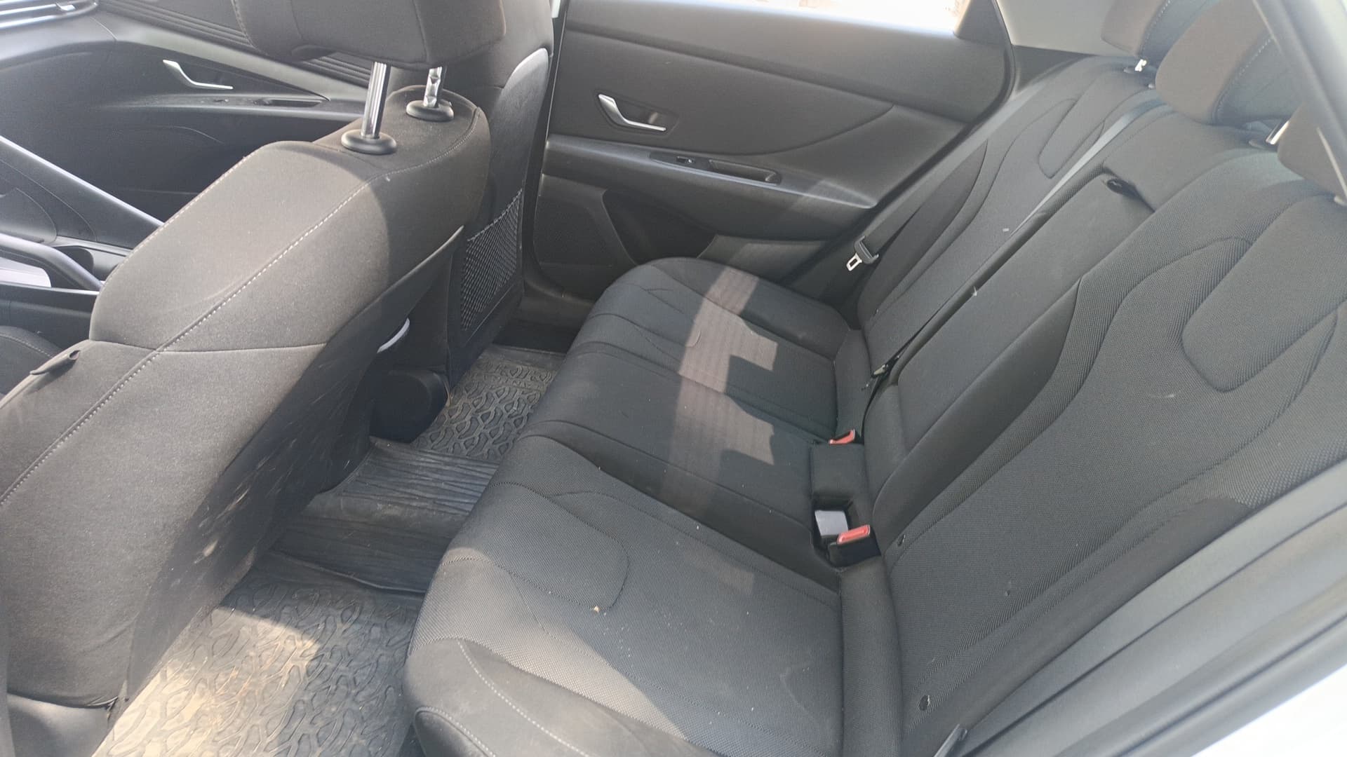 Hyundai Elantra - 9