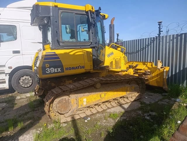 Komatsu D39EX-22 Бульдозер - 3